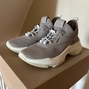 Steve Madden Sneakers